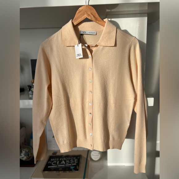 New cardigan small with button - Picture 3 of 3